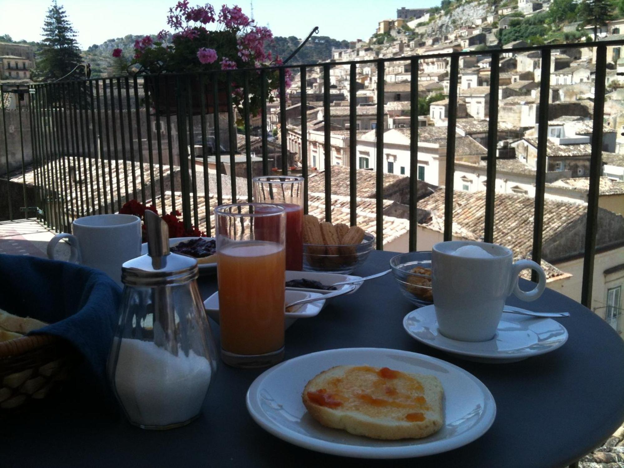 Bed and Breakfast I Tetti Di Siciliando Modica Exterior foto