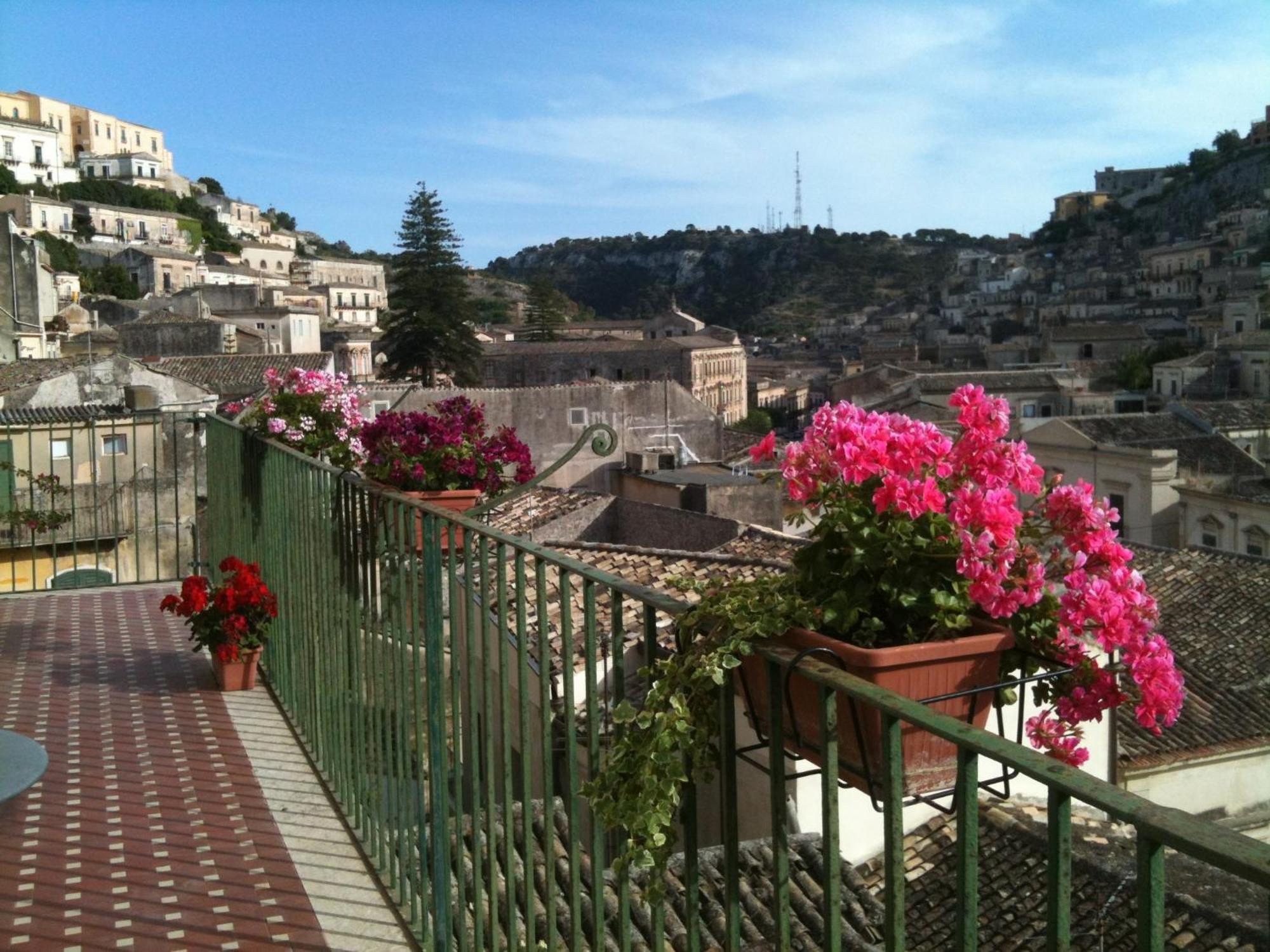 Bed and Breakfast I Tetti Di Siciliando Modica Exterior foto